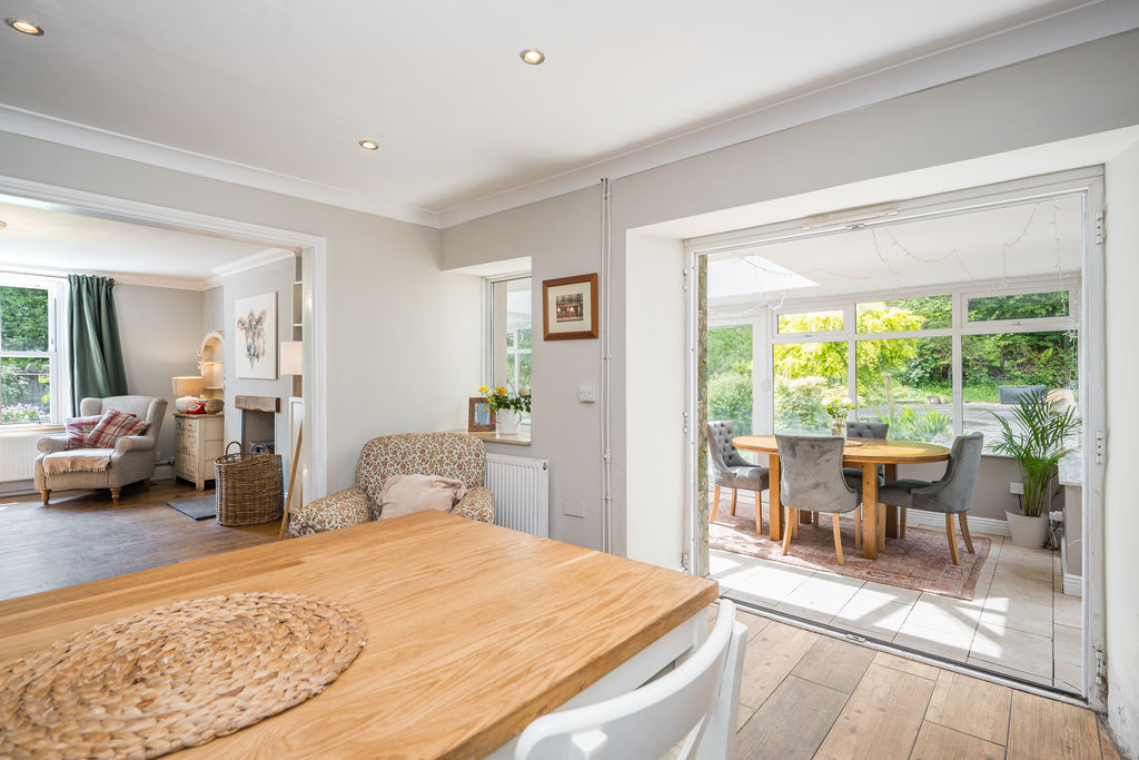 Open plan Kitchen / Dining Room- click for photo gallery